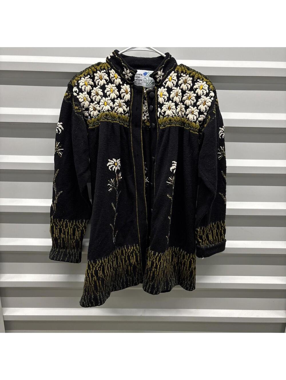 Vintage Maureen Goldie Women Cardigan Wool Embroidered Flowers Size S